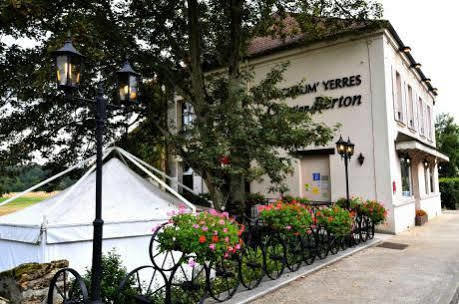 Hotel La Chaum'Yerres Chaumes-en-Brie Exterior photo